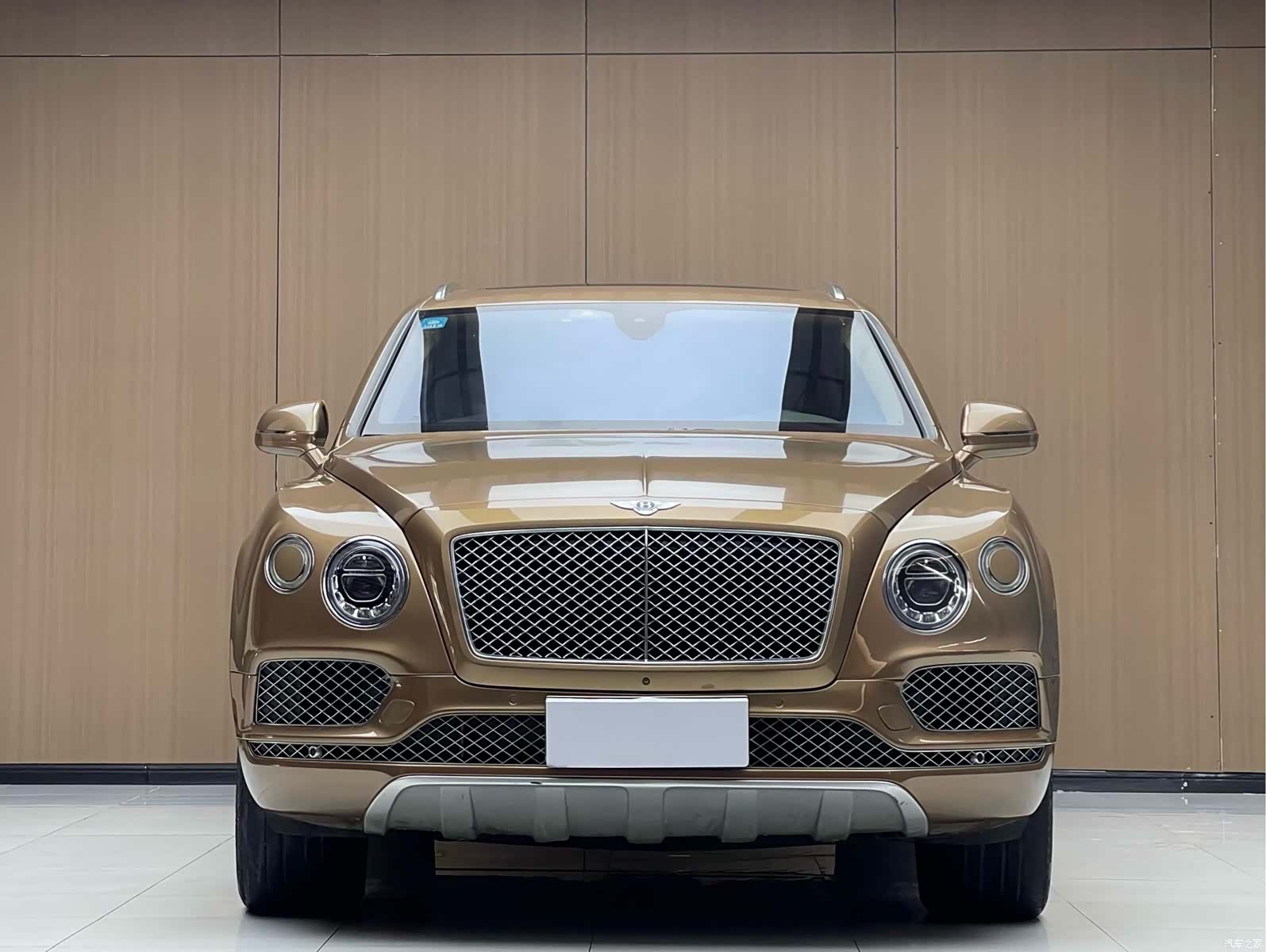 Bentley Bentayga, 2017 2