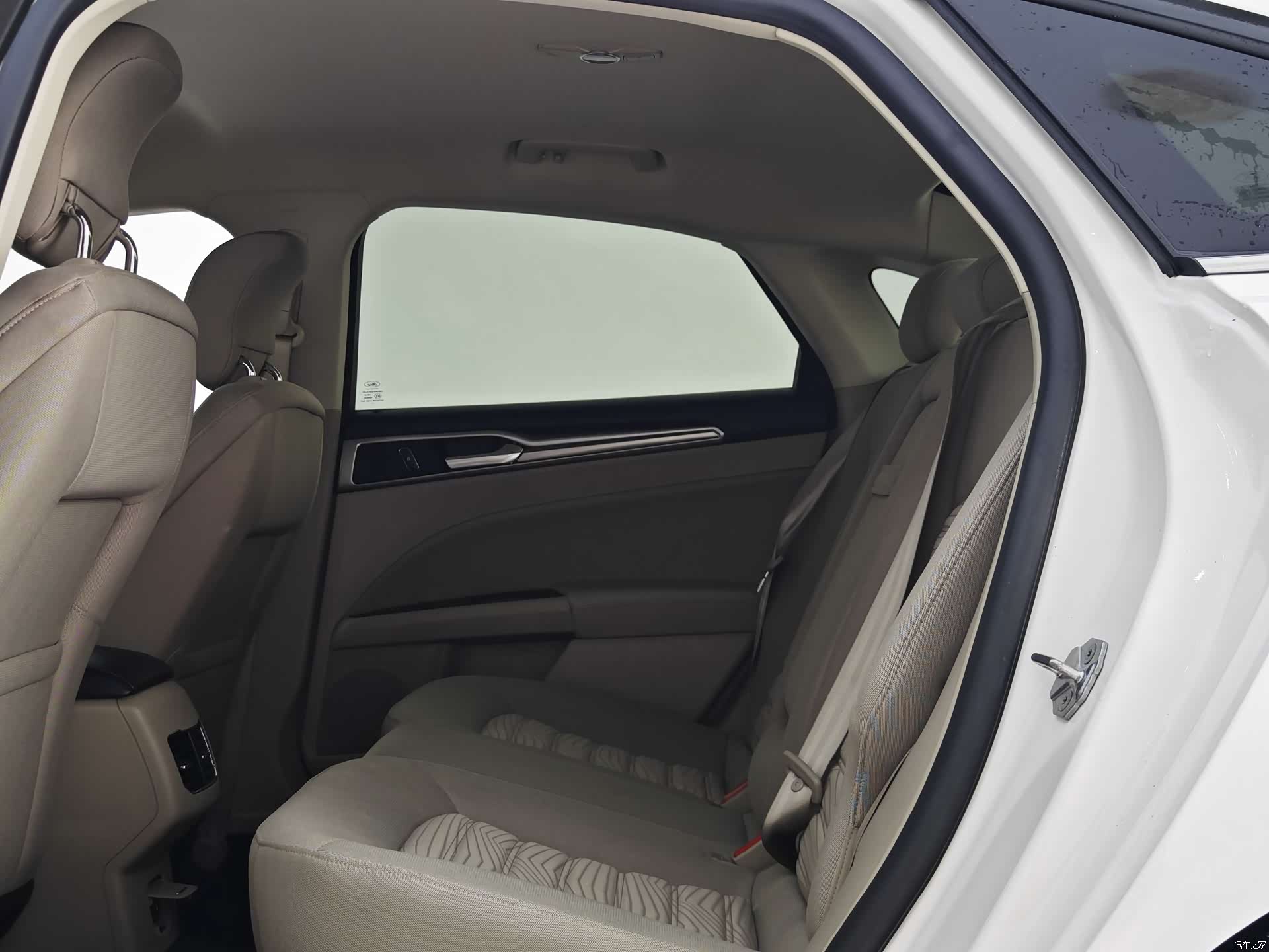 Ford Mondeo, 2018 8