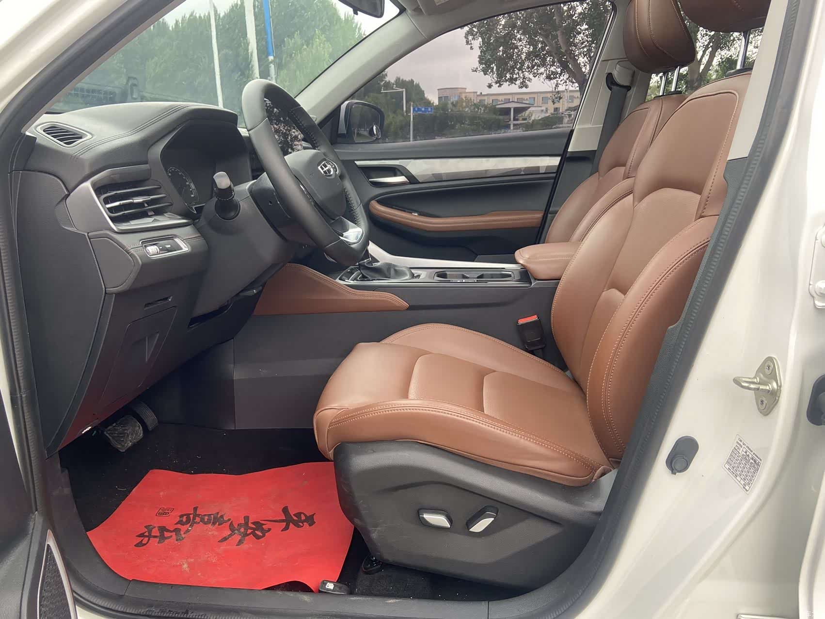 Geely X6, 2022 4