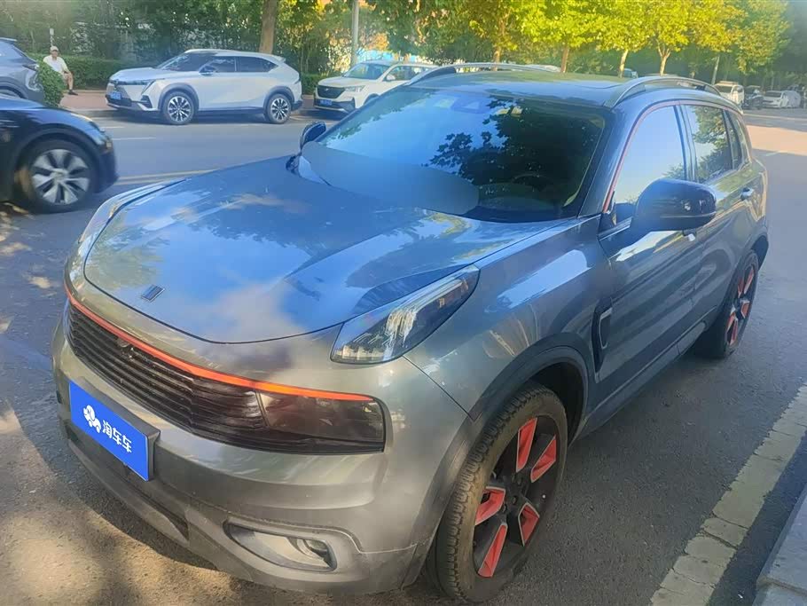 Lynk & Co 01