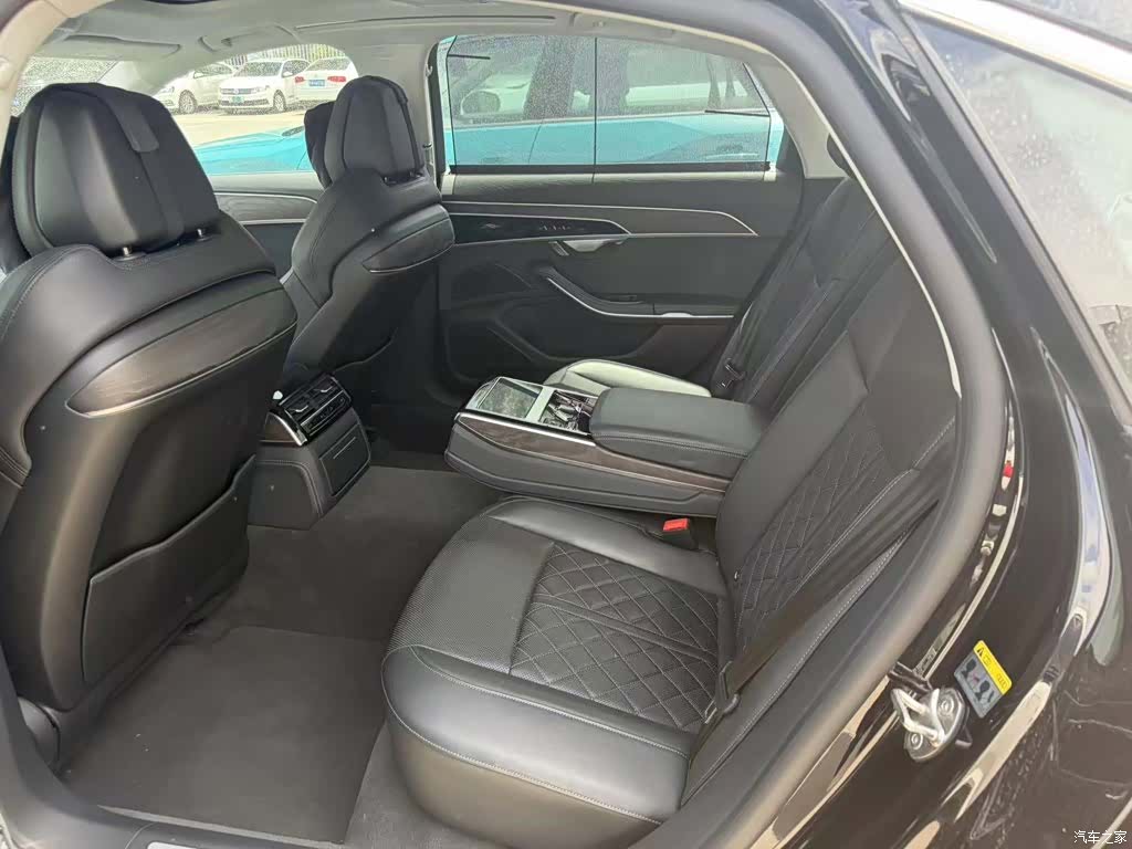 Audi A8L, 2023 7