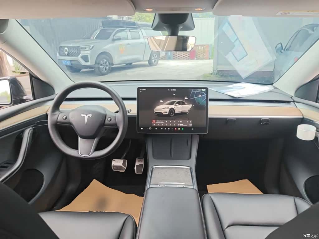 Tesla Model Y, 2022 10