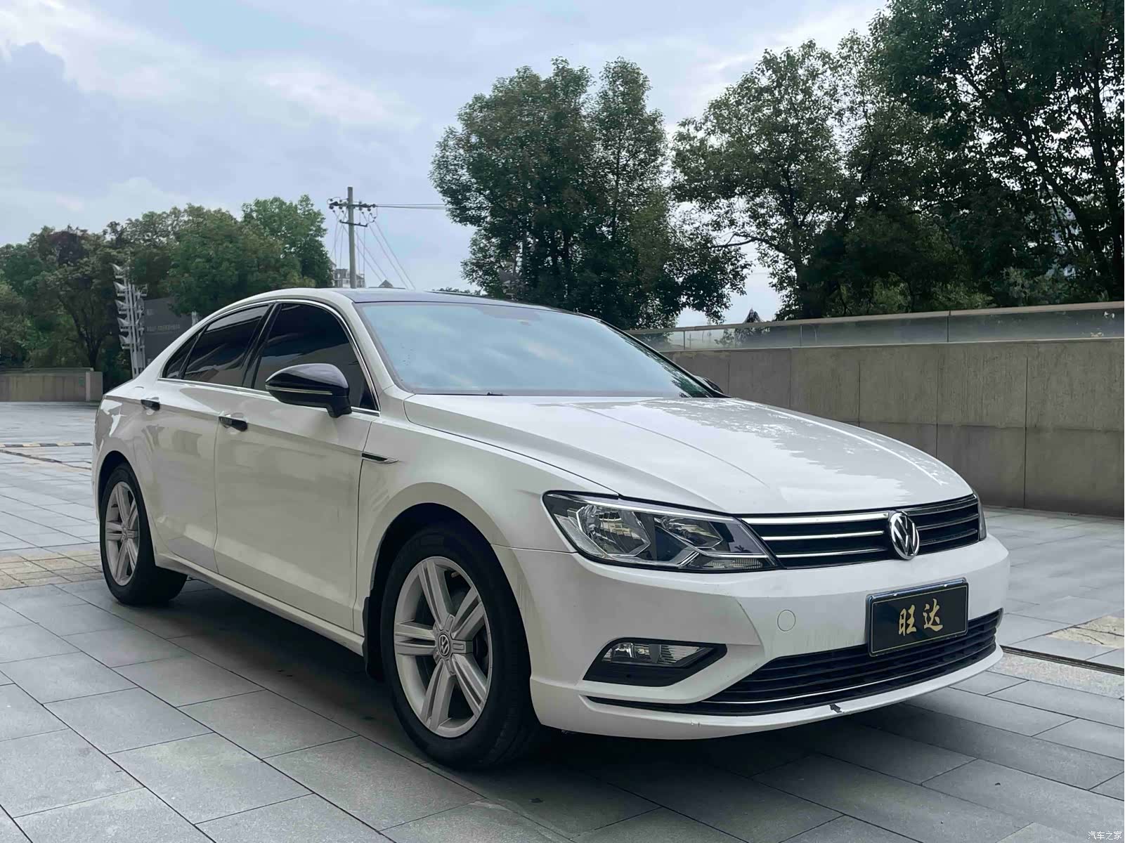 Volkswagen Lamando, 2015 3