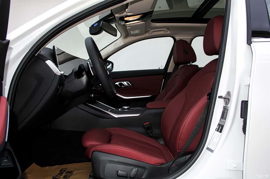 BMW 3 Series, 2025 24