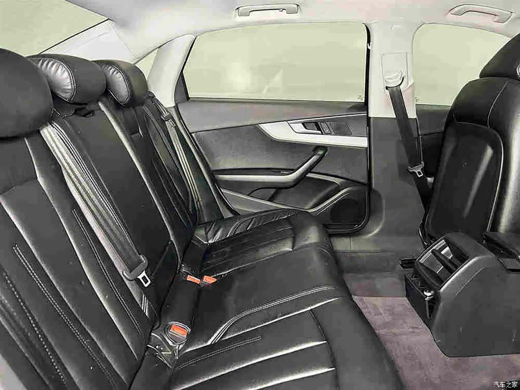 Audi A4L, 2018 7