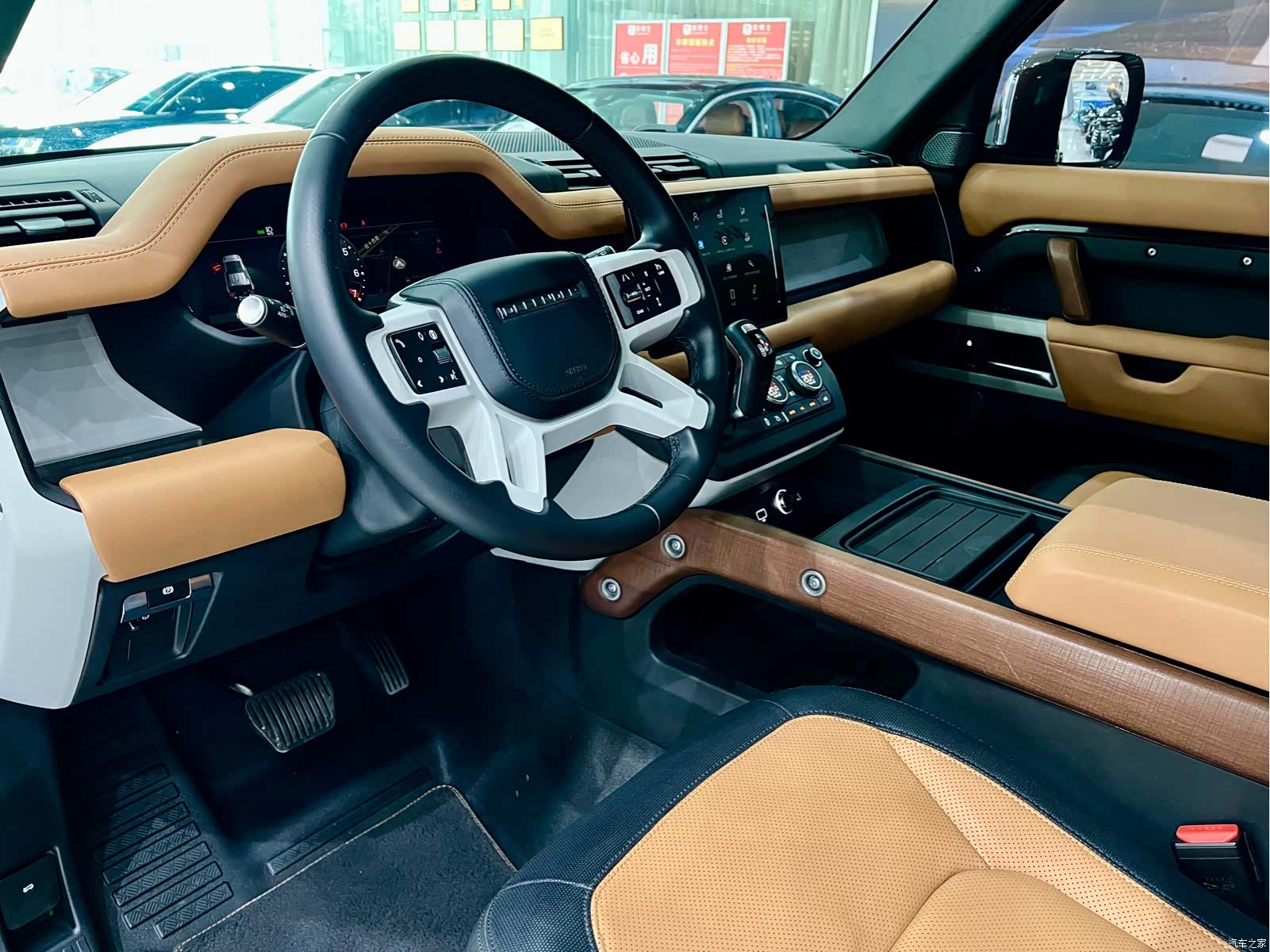 Land Rover Defender, 2024 7