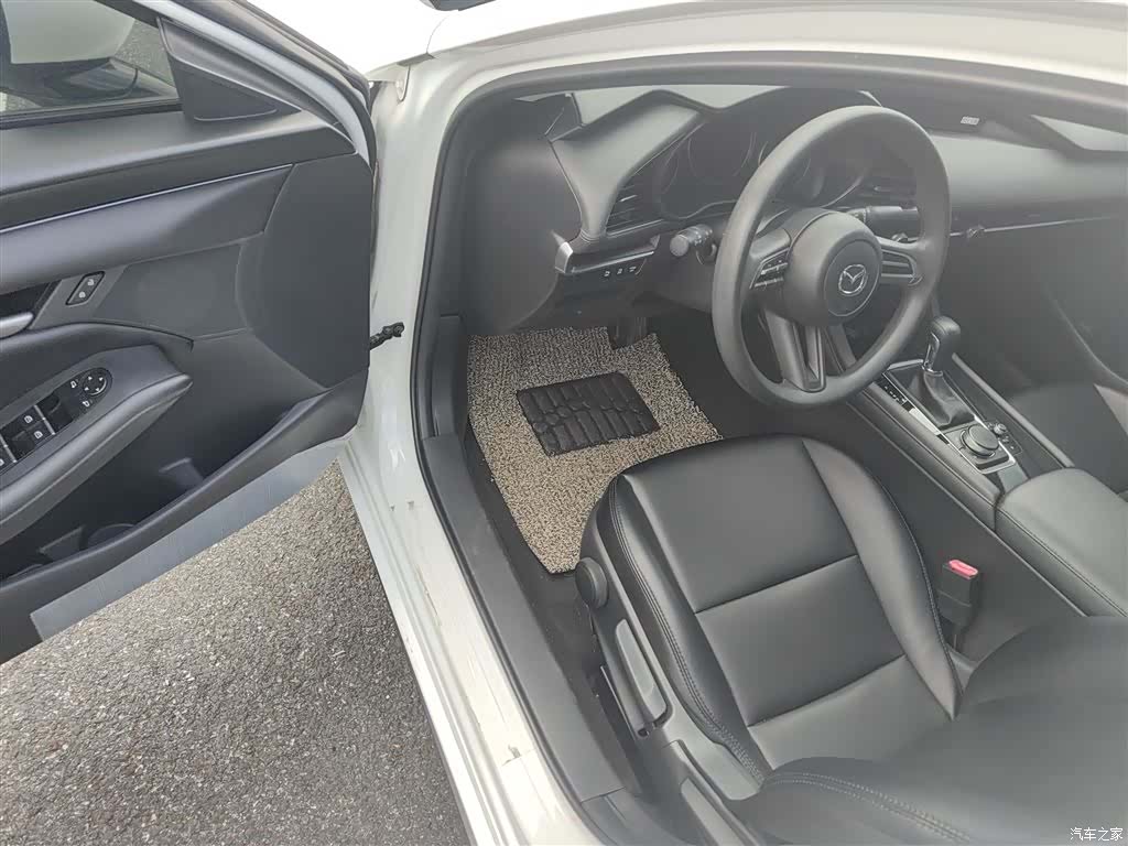 Mazda Mazda3, 2020 16