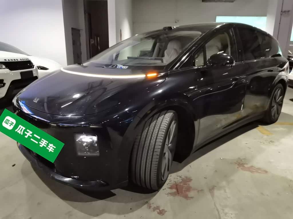 Li Auto i8