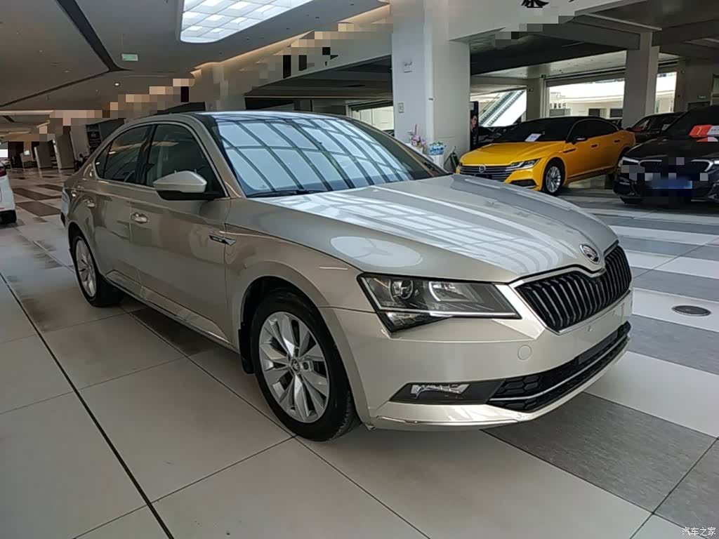 Skoda Superb, 2019 4