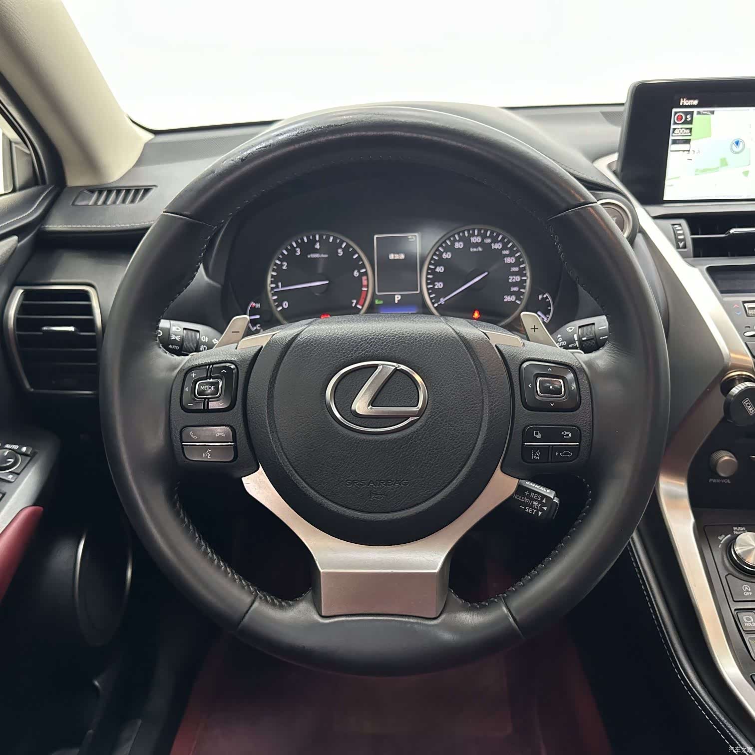 Lexus NX, 2021 11