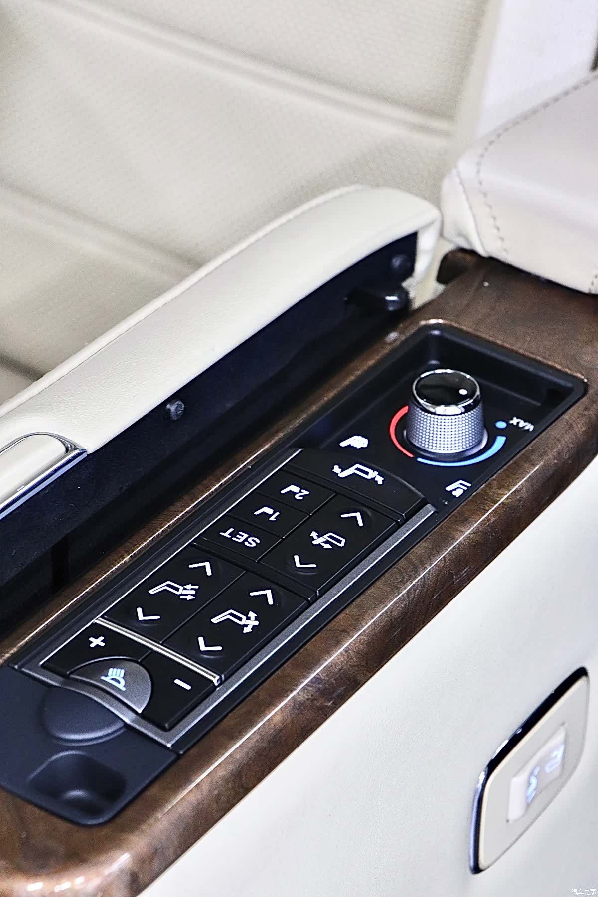 Toyota Alphard, 2017 23