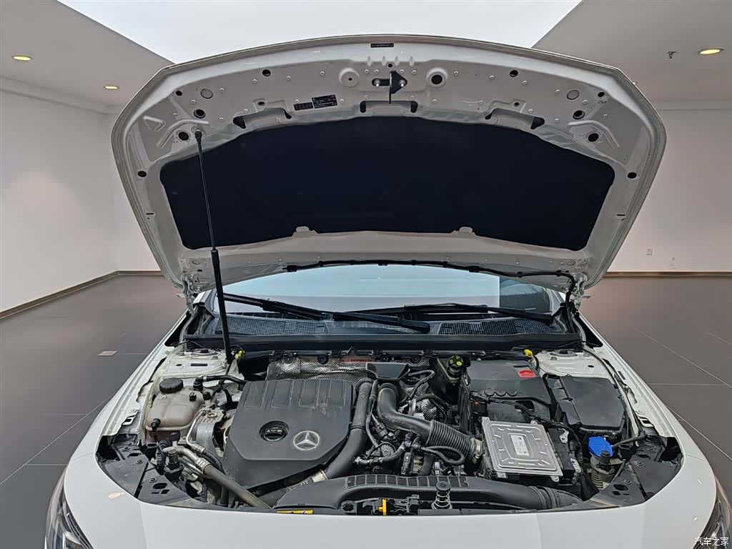 Mercedes-Benz CLA, 2025 18
