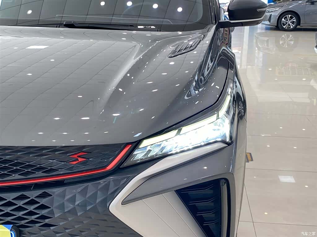 Geely Coolray, 2022 15