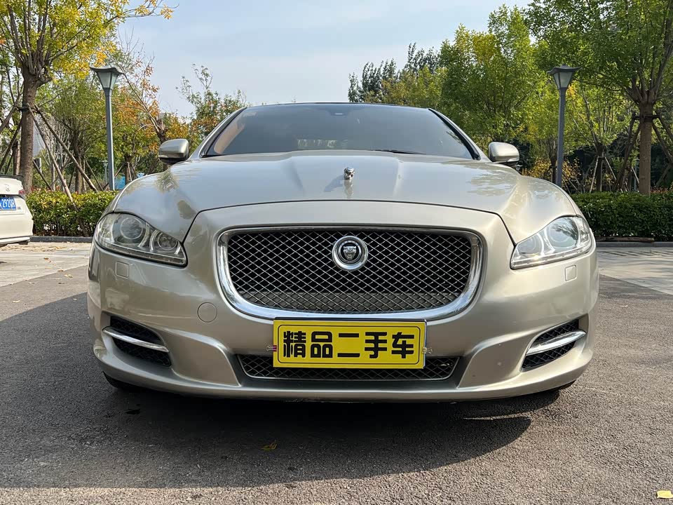 Jaguar XJ