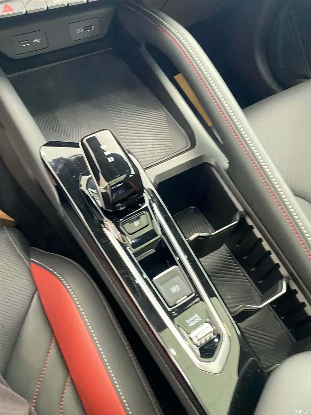 Geely Coolray, 2022 все фото