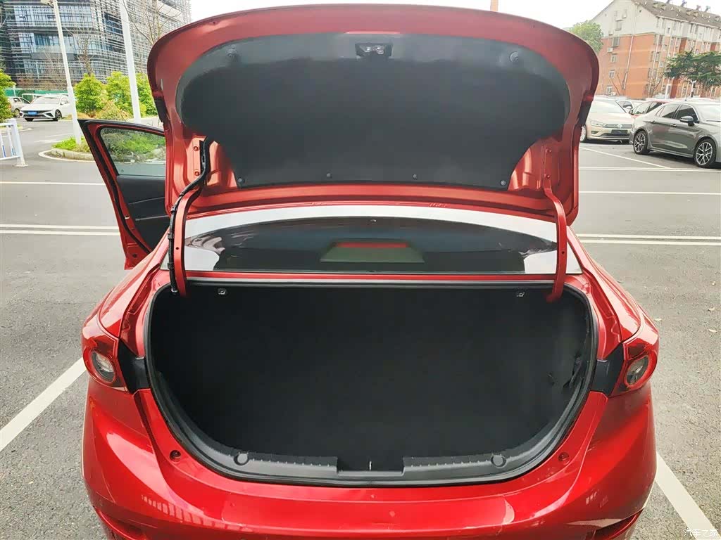 Mazda Mazda3, 2015 19
