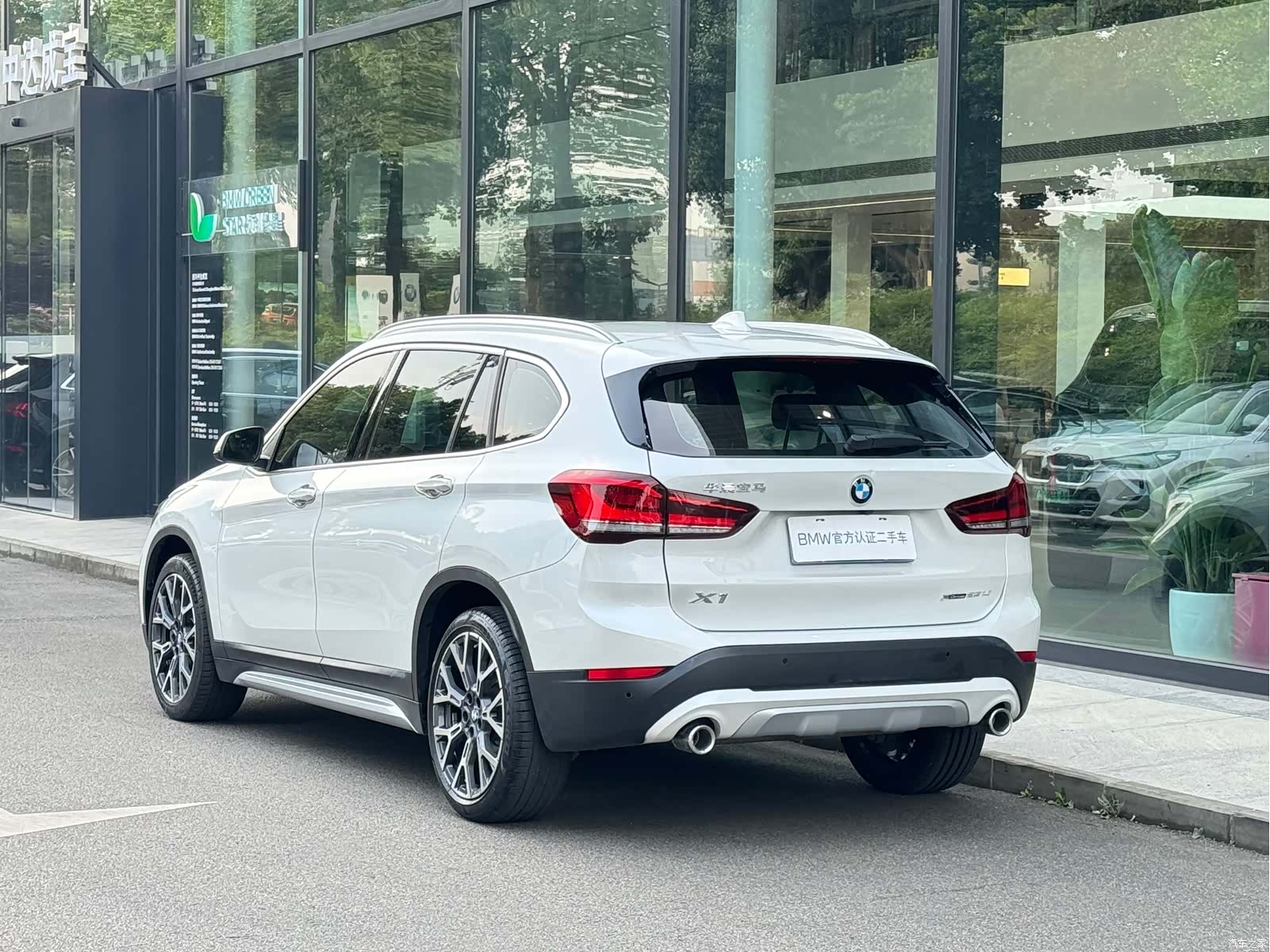 BMW X1, 2020 все фото