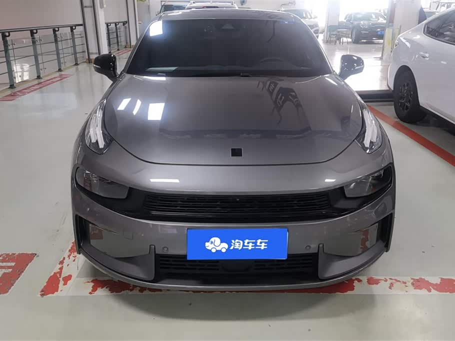 Lynk & Co 03