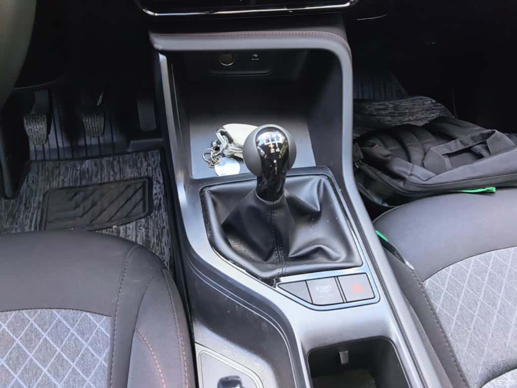 Roewe i5, 2025 14