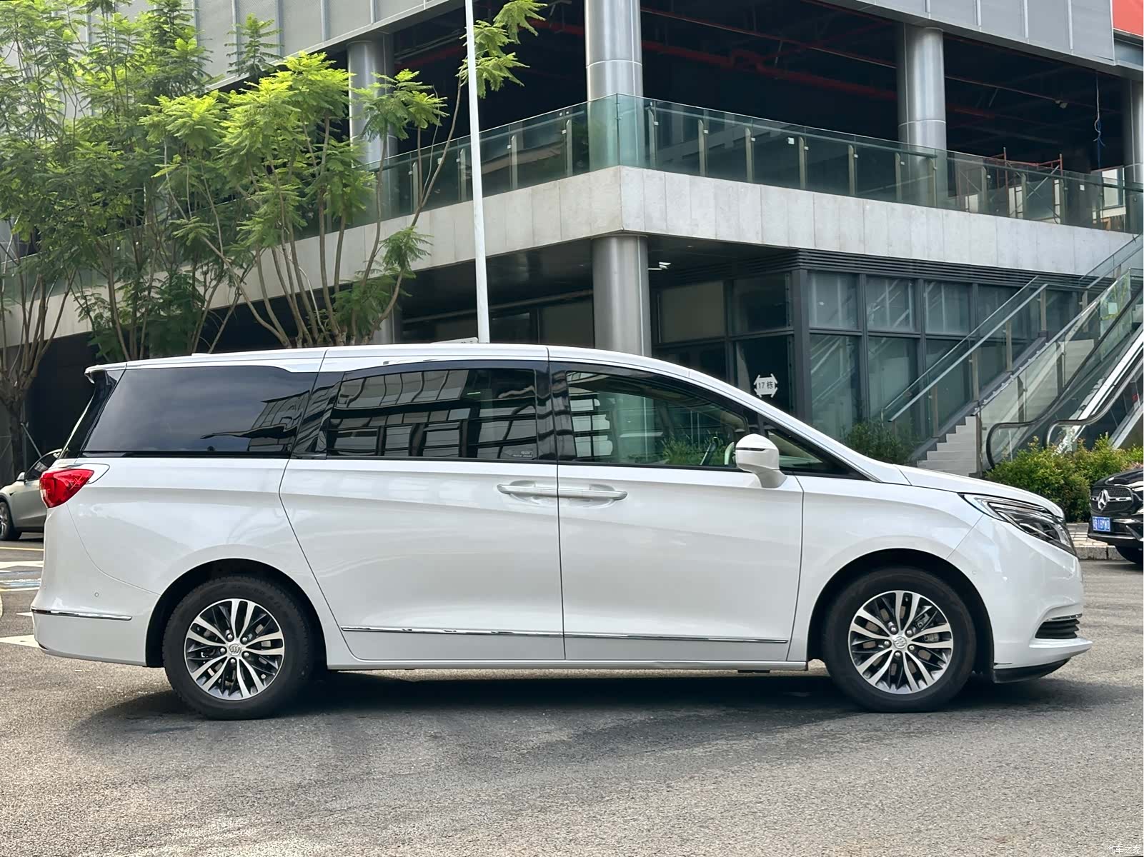 Buick GL8, 2019 7