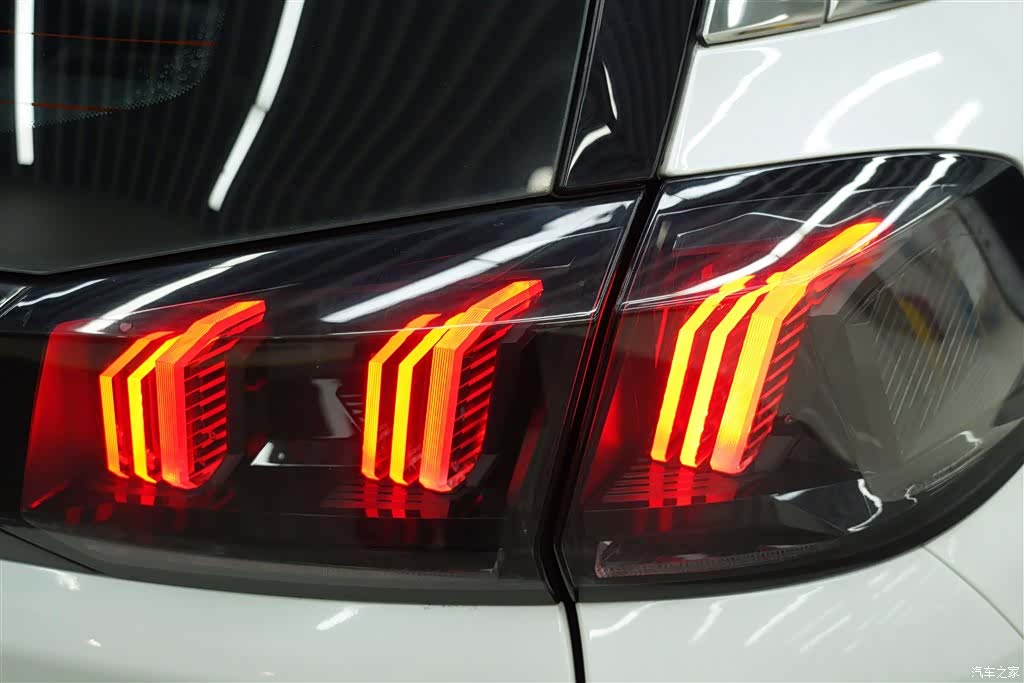 Peugeot 5008, 2023 10