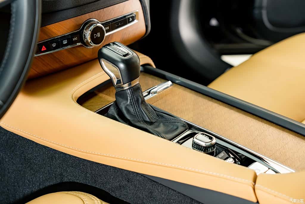 Volvo XC90, 2018 11
