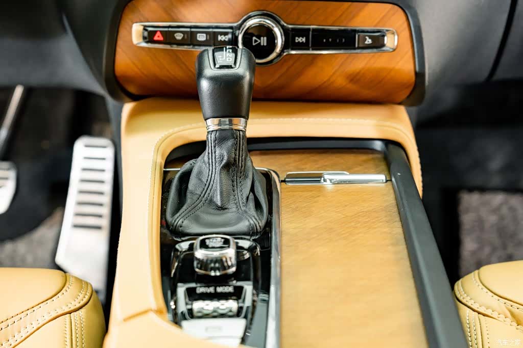 Volvo XC90, 2018 14