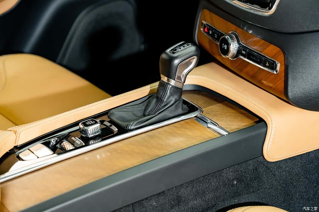 Volvo XC90, 2018 18