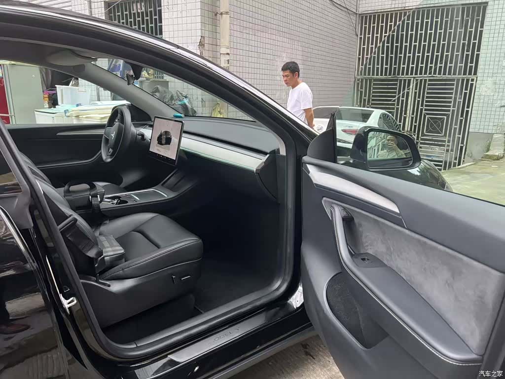 Tesla Model Y, 2024 6