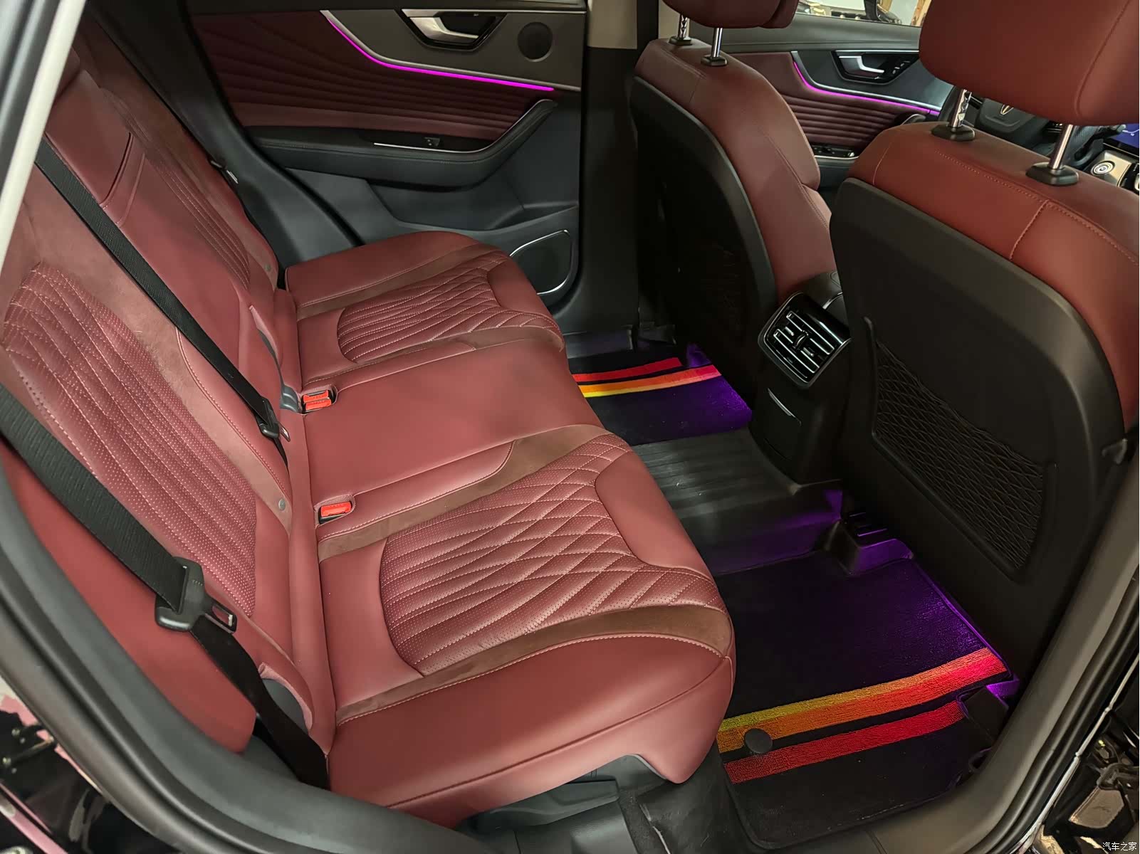 Hongqi HS5, 2023 11