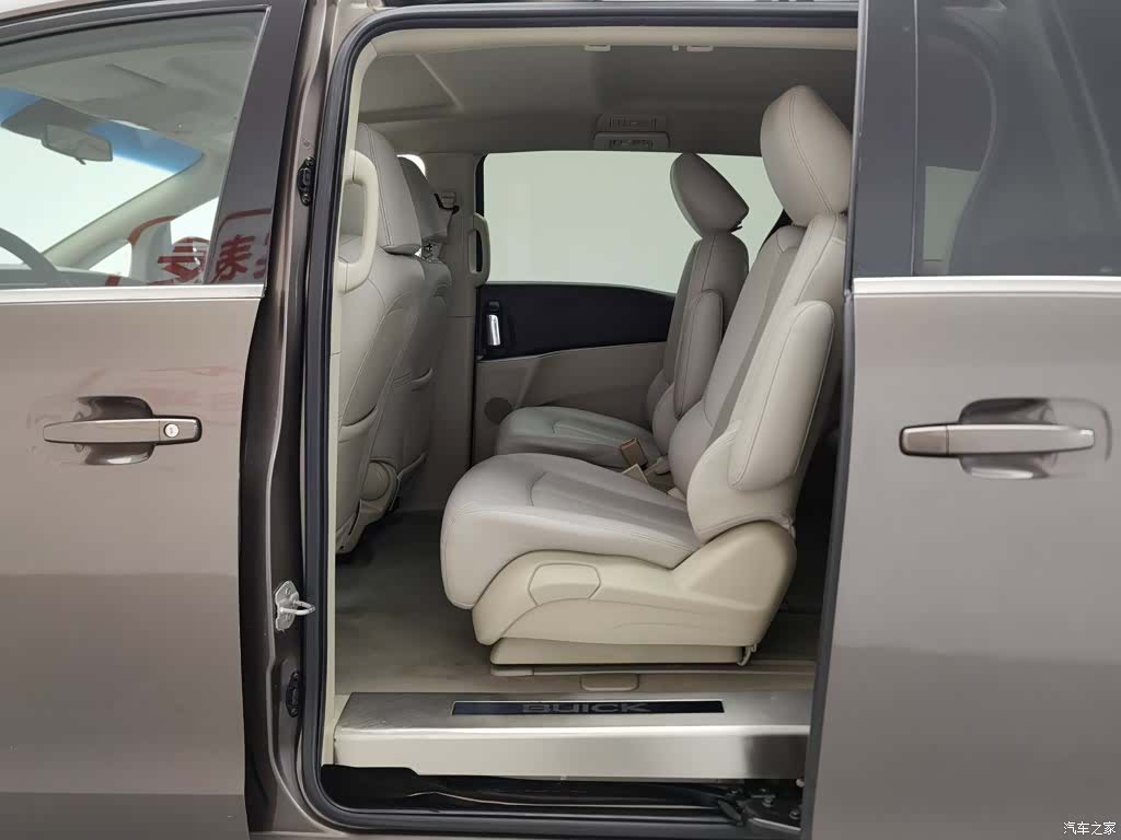 Buick GL8, 2018 15