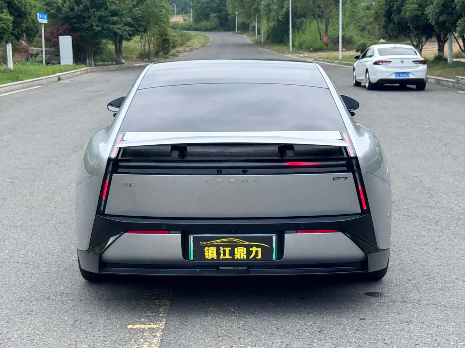 Xpeng P7, 2025 12