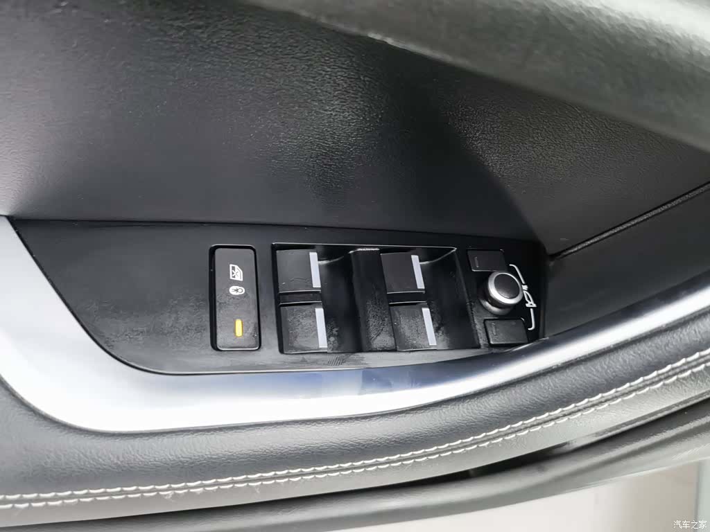 Land Rover XEL, 2022 9