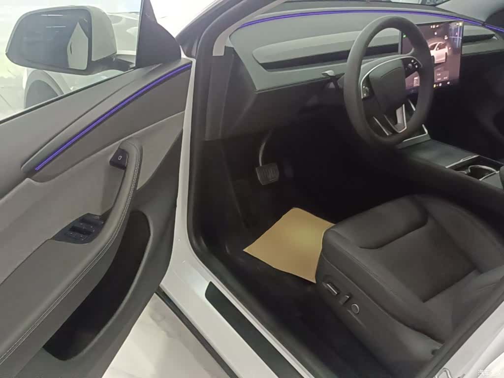 Tesla Model Y, 2025 16