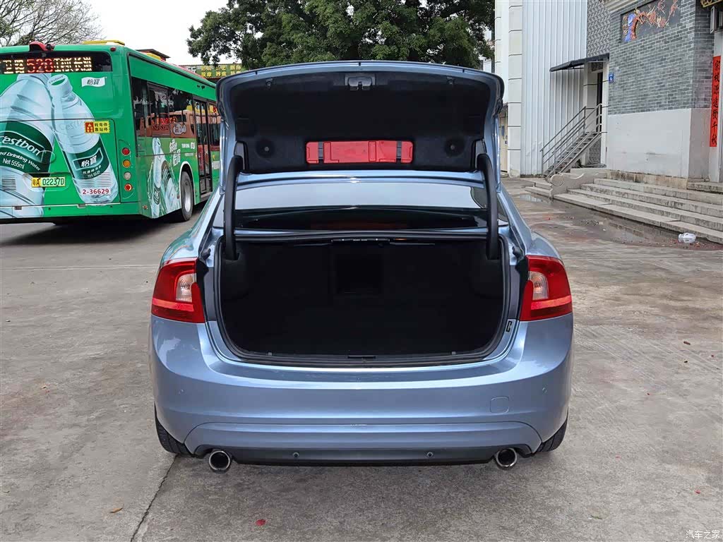 Volvo S60, 2017 15