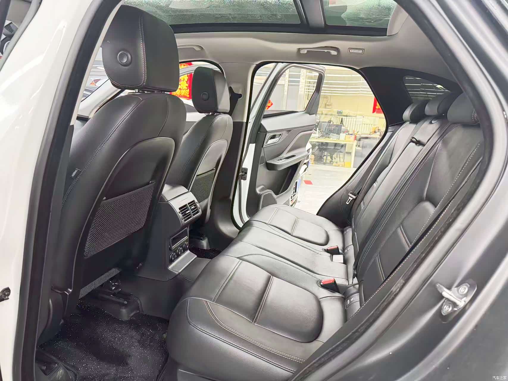Jaguar F-PACE, 2018 8