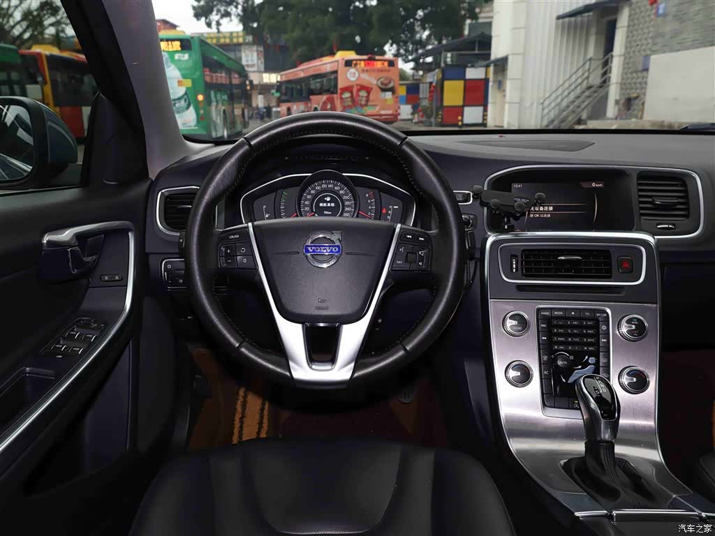 Volvo S60, 2017 11