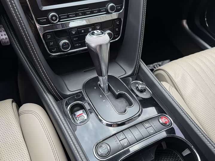 Bentley Flying Spur 2017 4.0T V8 S biao zhun ban