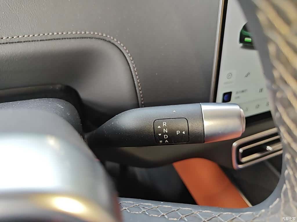 Li Auto L9, 2025 10