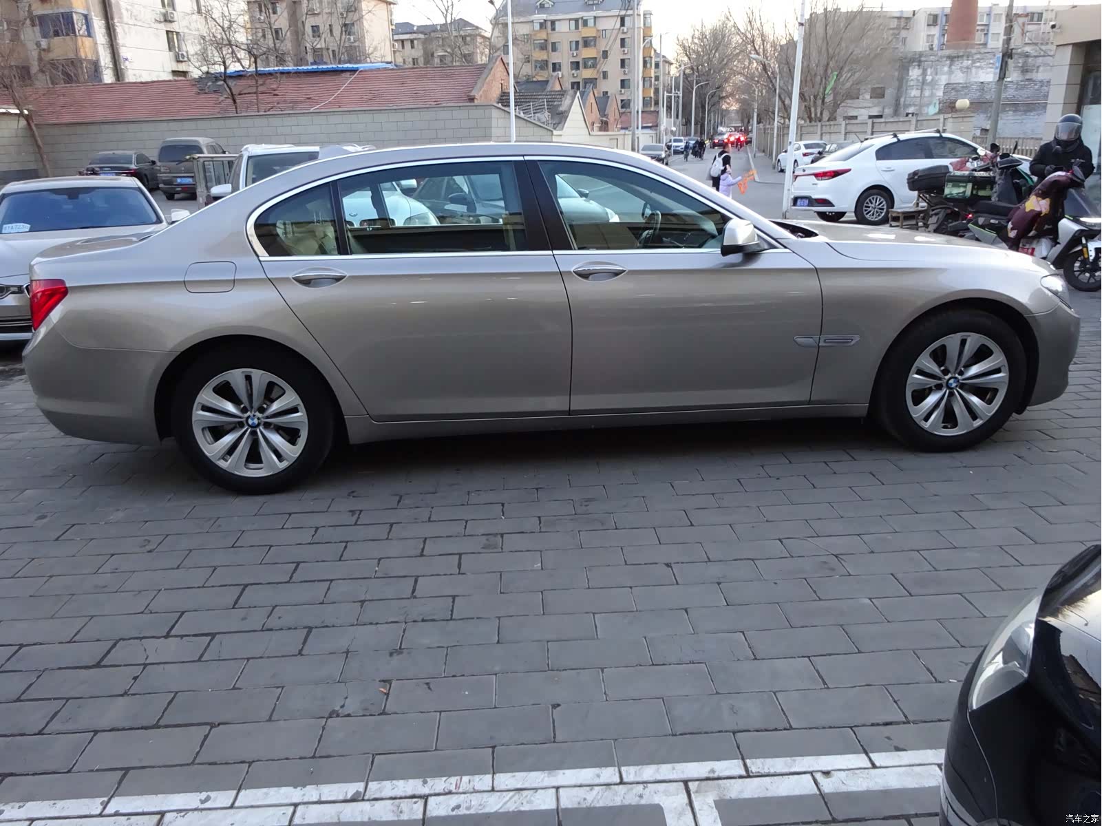 BMW 7 Series, 2011 7