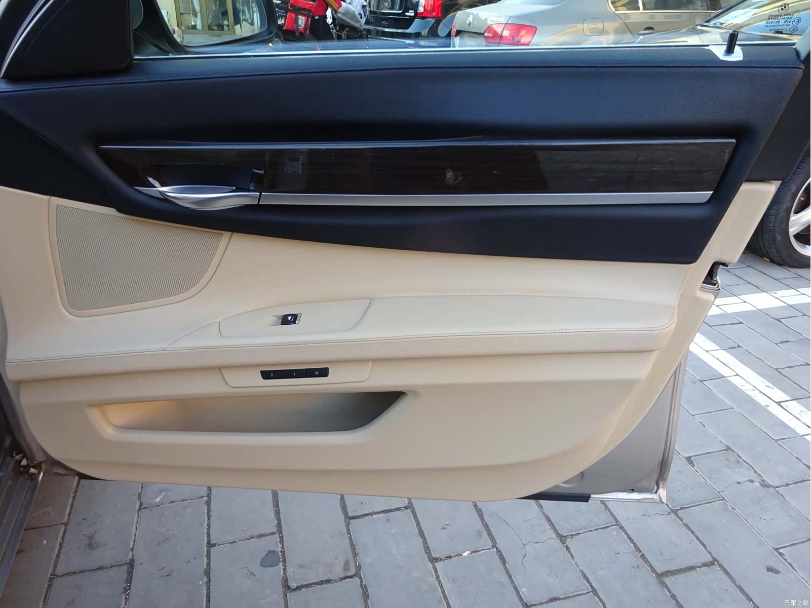 BMW 7 Series, 2011 29