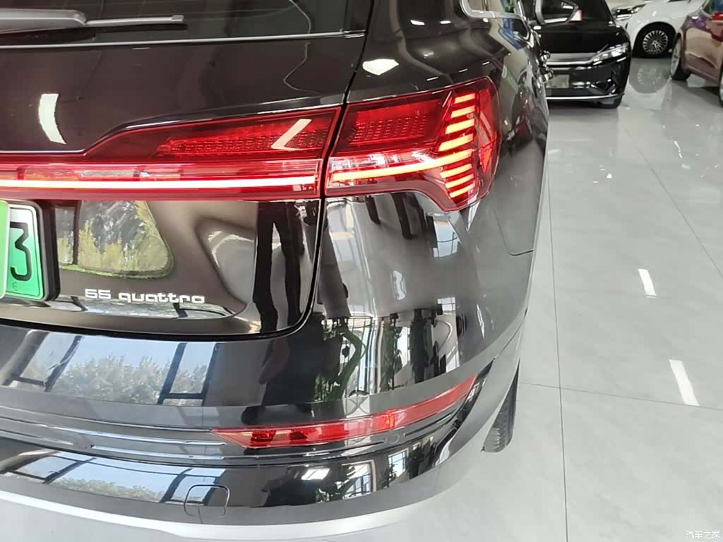 Audi e-tron, 2020 24