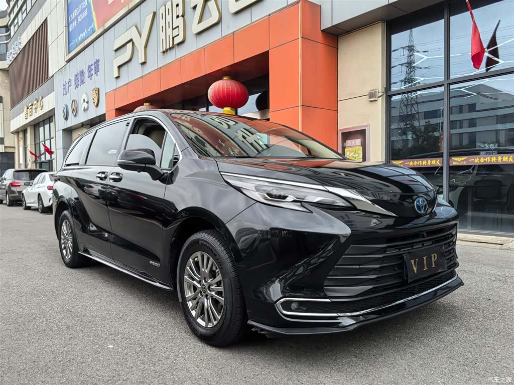 Toyota Sienna, 2022 3