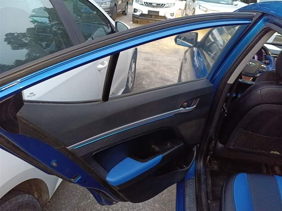 Hyundai Lead Hyundai Lead