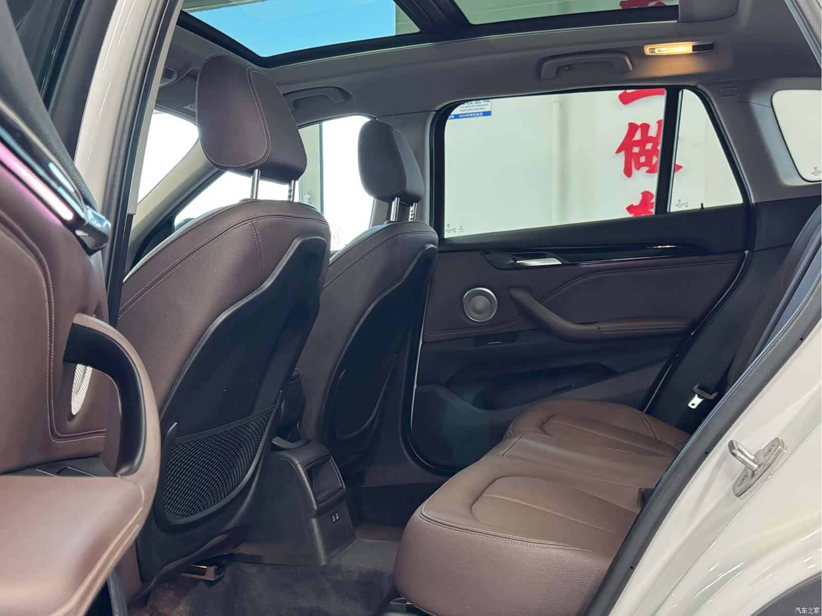 BMW X1, 2022 все фото