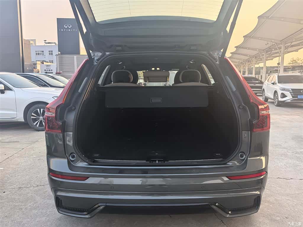Volvo XC60, 2025 16