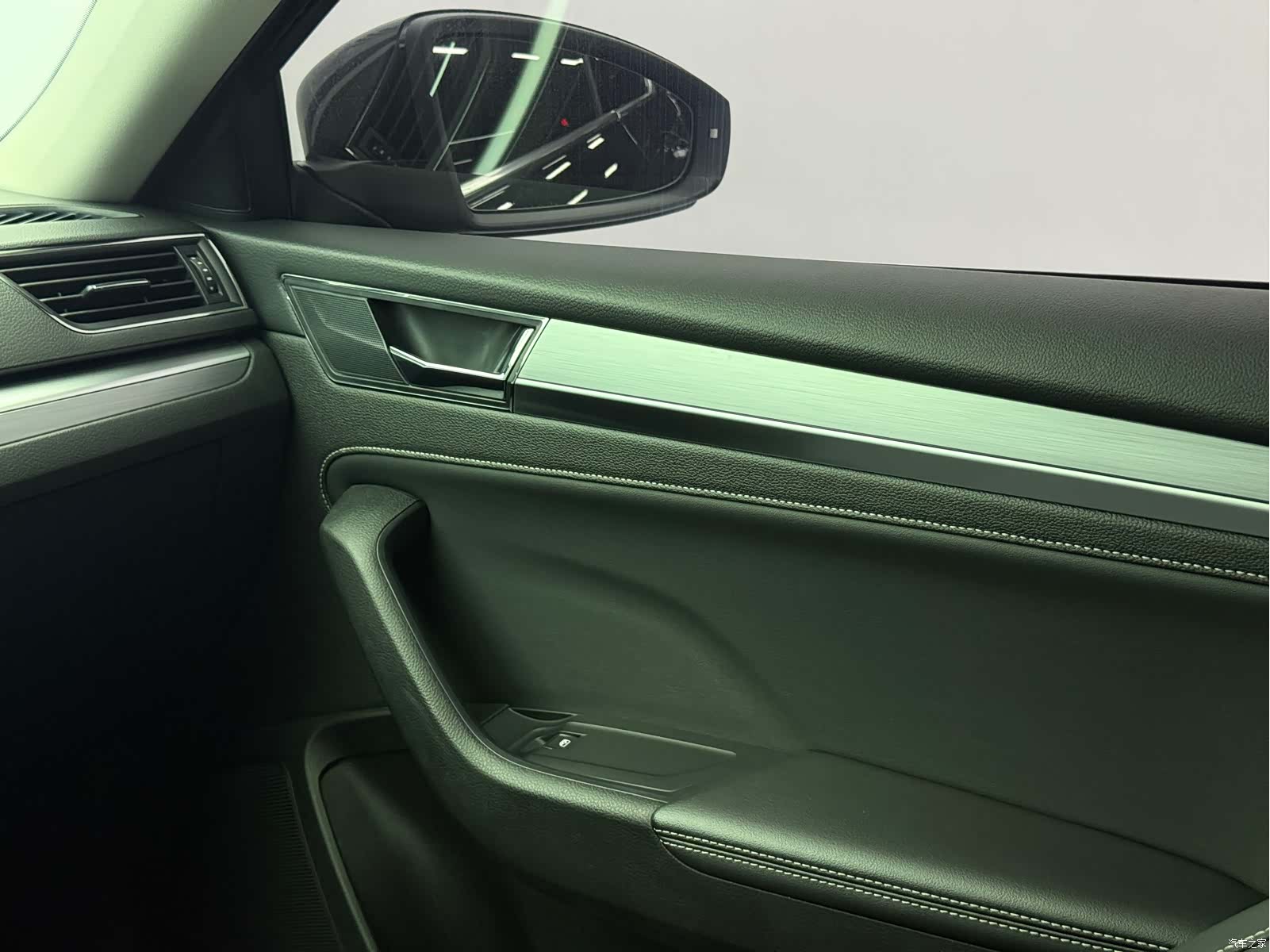 Skoda Superb, 2024 9