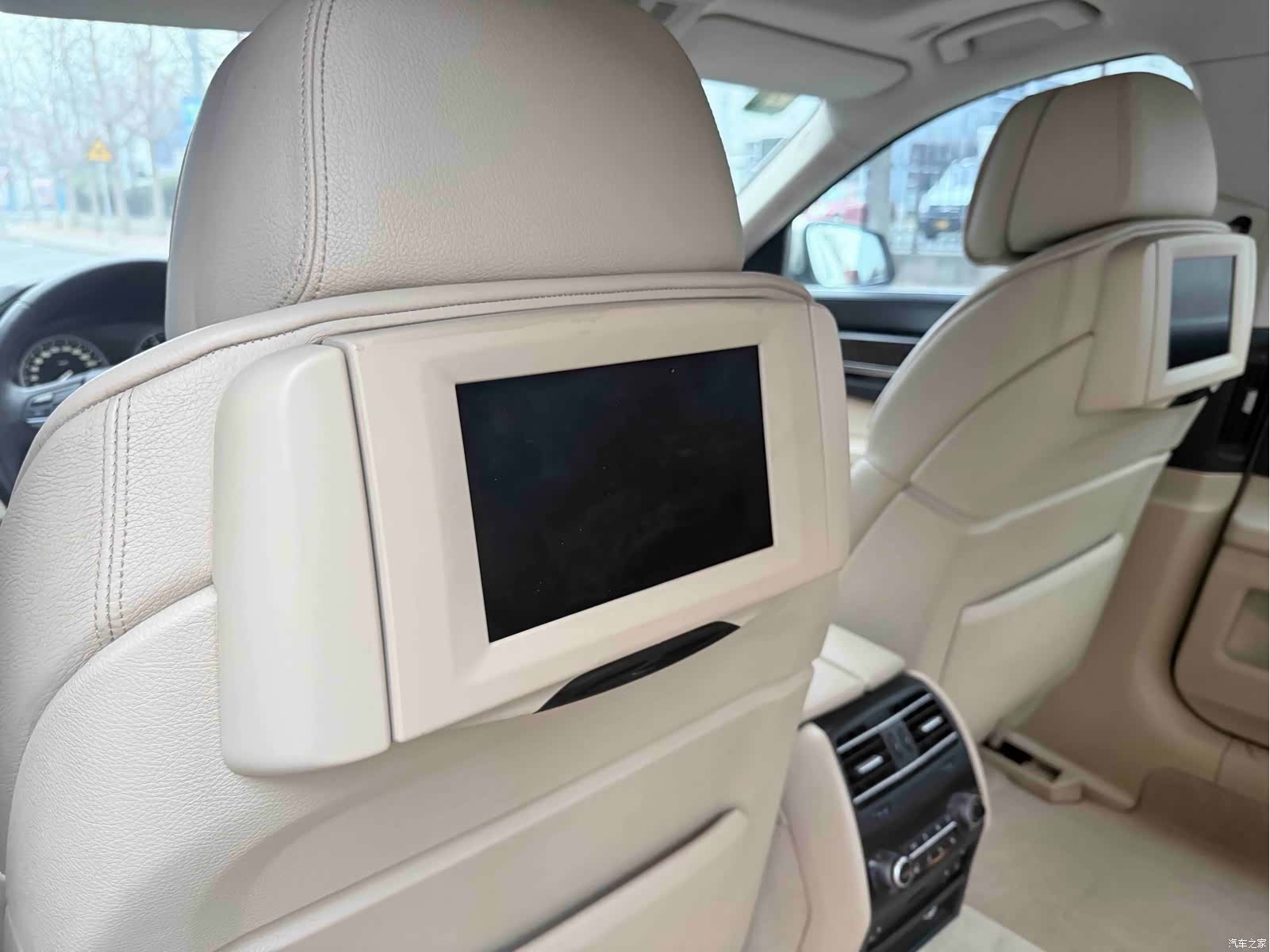 BMW 7 Series, 2012 16