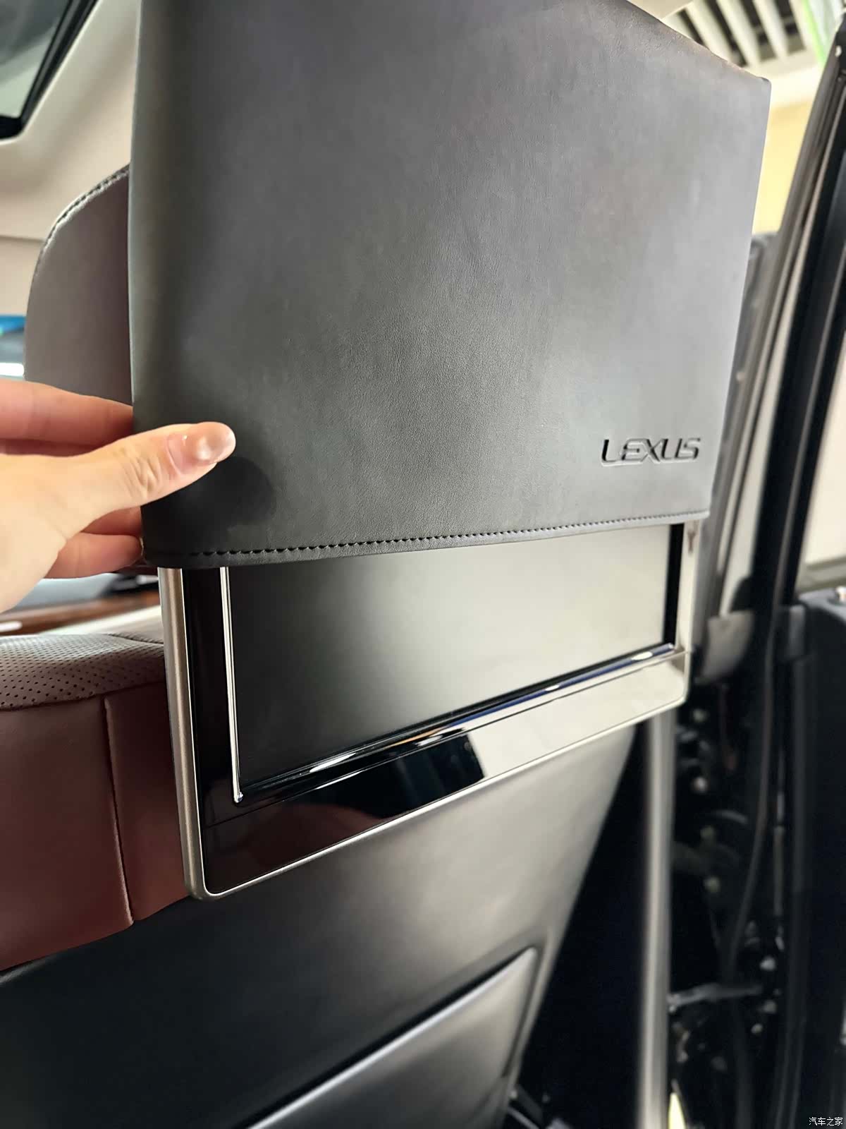 Lexus LX, 2020 13