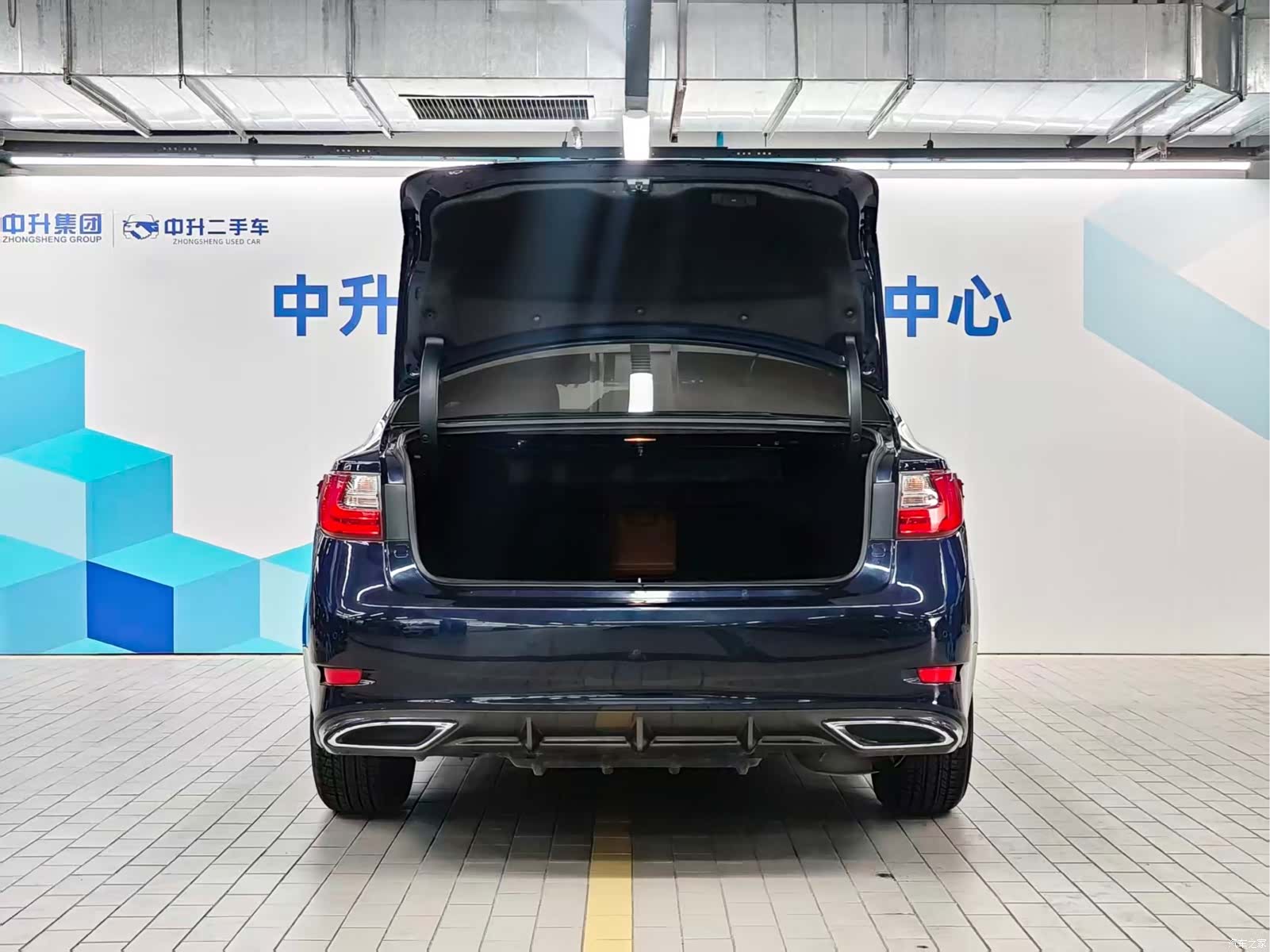 Lexus ES, 2018 21